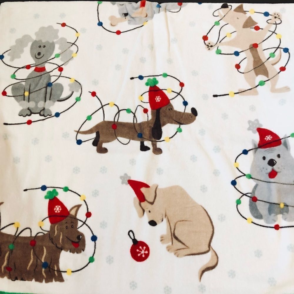 NWT Playful Pups Christmas Bath Towel